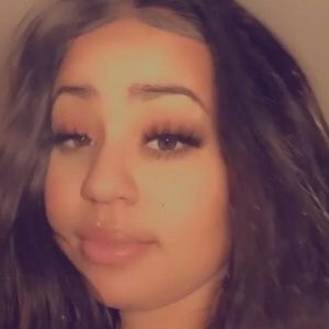 Meet your Posher, Riane